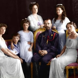 FOTO-TARSKOI-SEMI-POSLEDNEGO-RUSSKOGO-IMPERATORA-NIKOLAY-ALEKSANDROVICA-ROMANOVA-V-TVETEfc185deff7948004